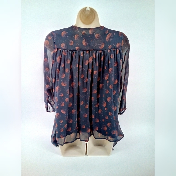 ⭐3/$30 Stitch and Knot Sheer Crescent Moon Top Small - Picture 6 of 8